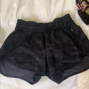 Lululemon tracker shorts